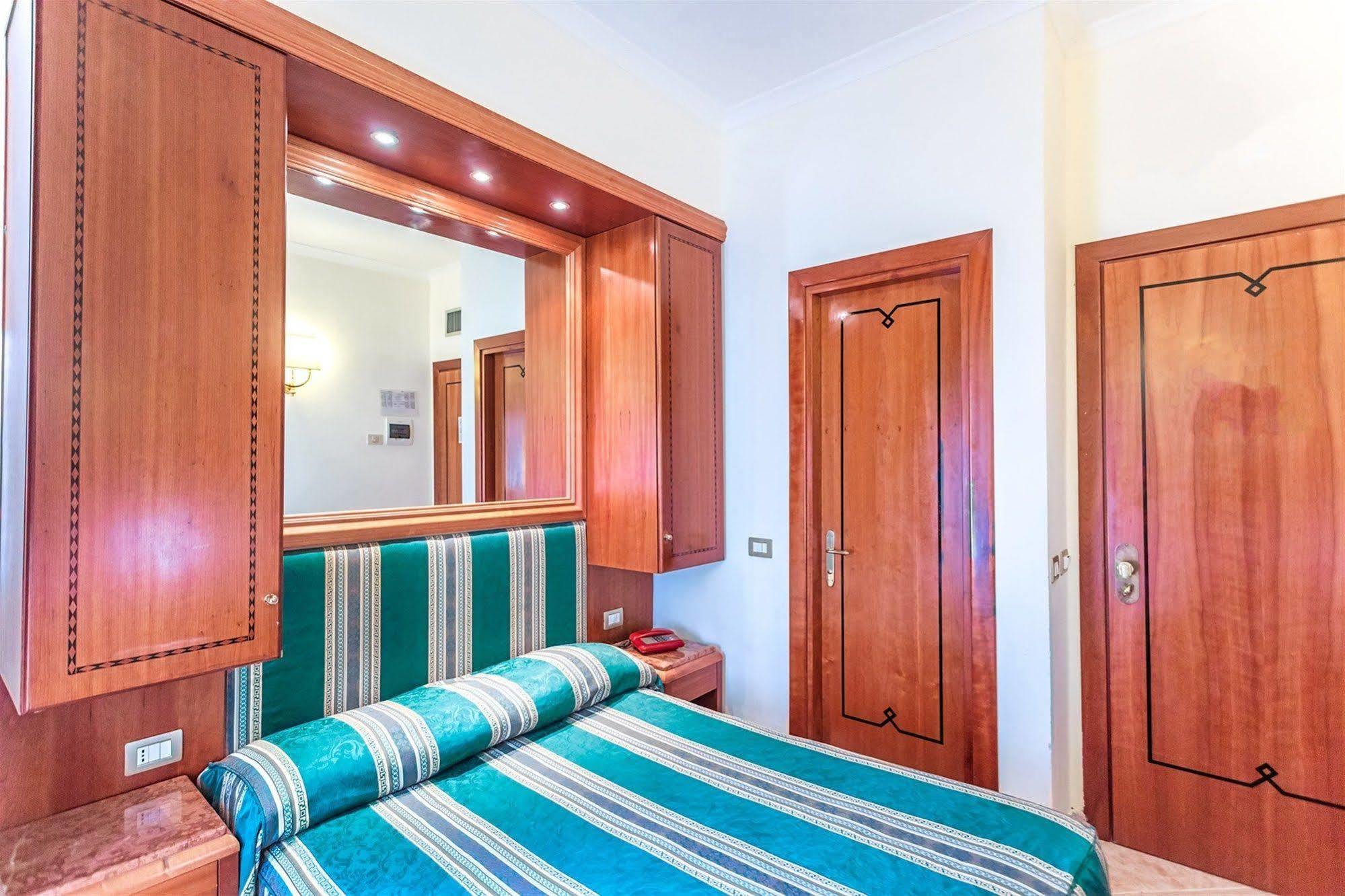 Raeli Hotel Floridia Roma Dış mekan fotoğraf